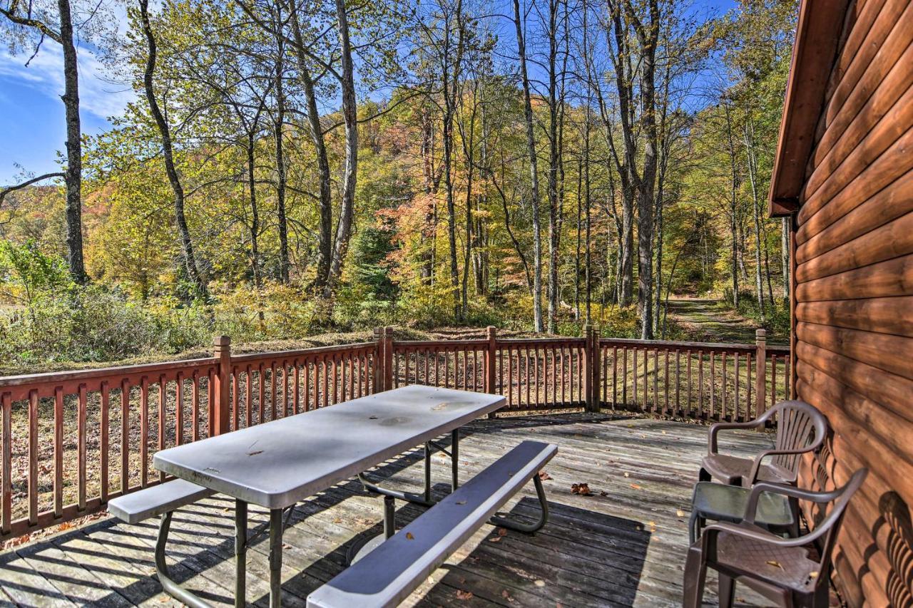 Rural Cabin Hideaway With Fire Pit And Mtn Views! Parsons Exteriér fotografie